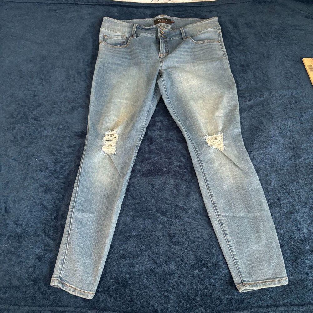 Torrid premium skinny jeggings w/ triple button fly closure sze 18r